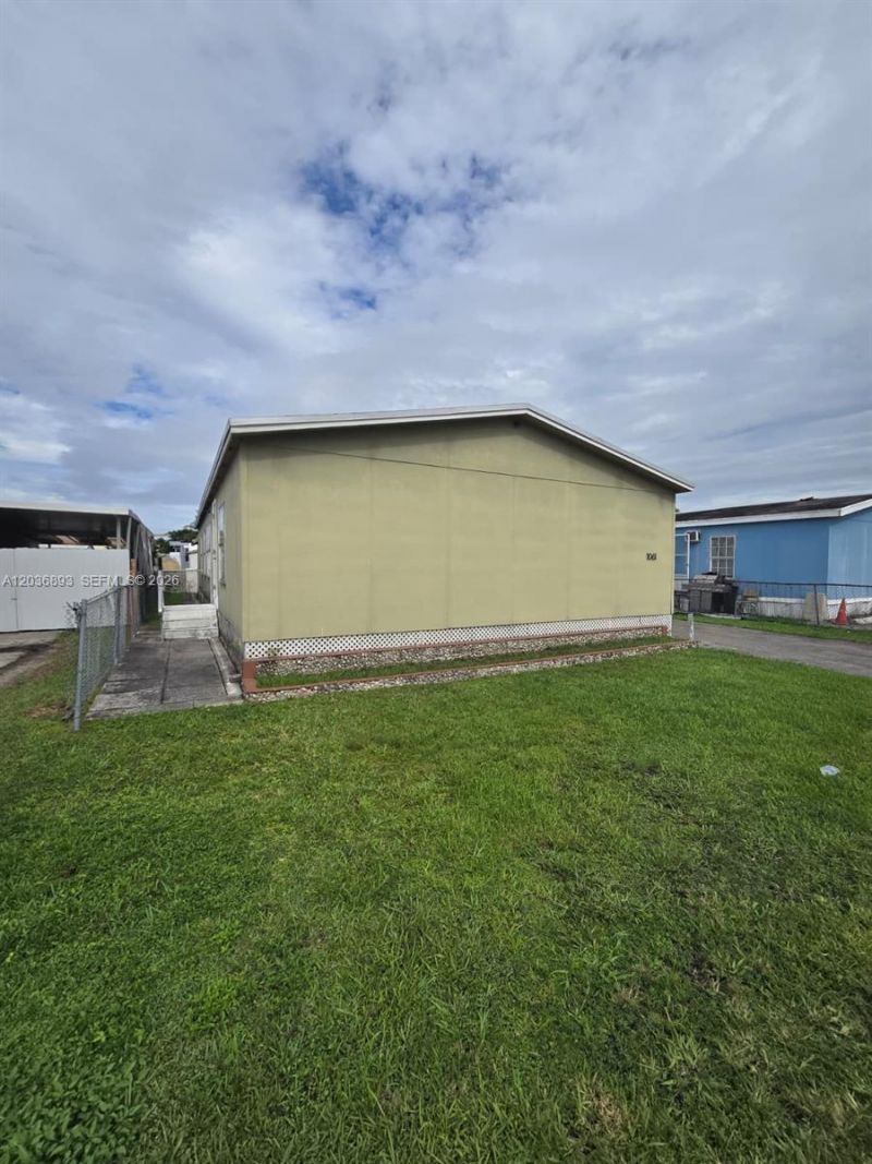 1061 SW 131 Pl, Miami, FL 33184 Photo