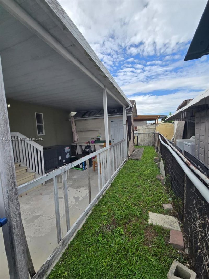1061 SW 131 Pl, Miami, FL 33184 Photo