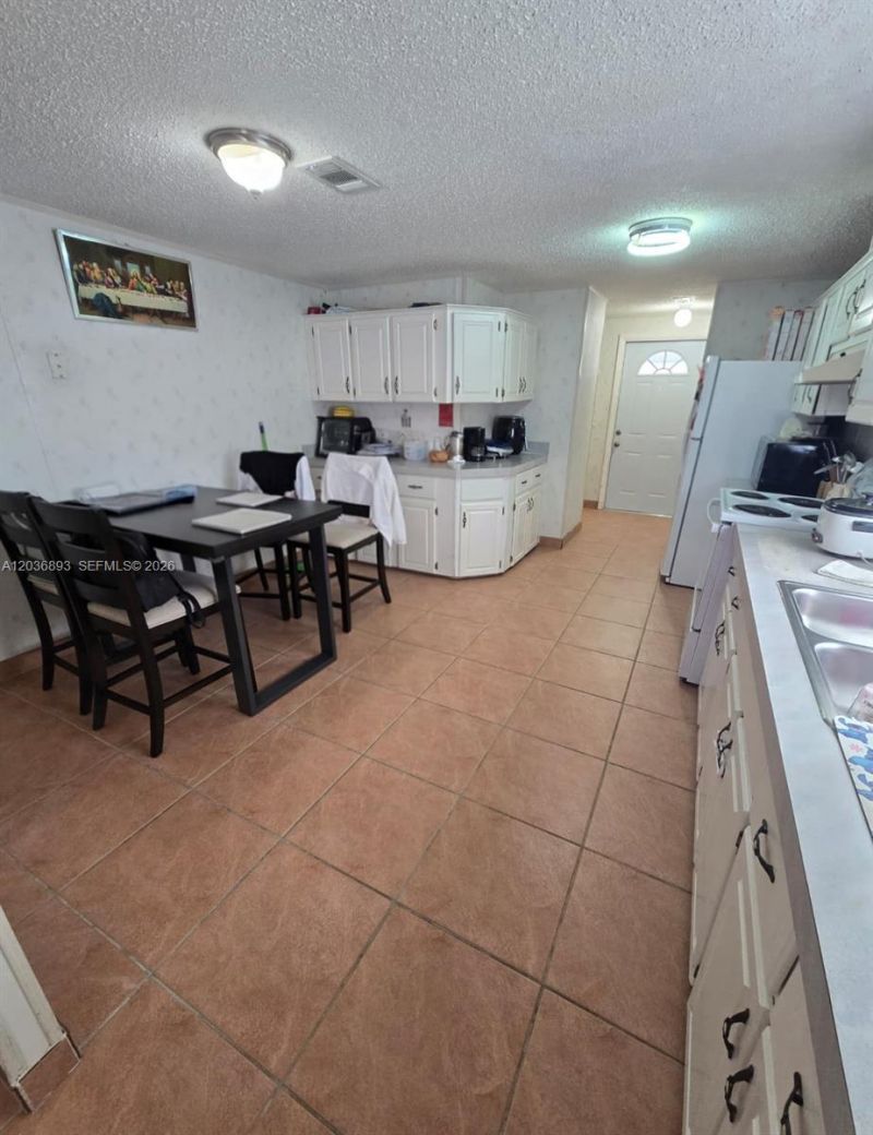1061 SW 131 Pl, Miami, FL 33184 Photo