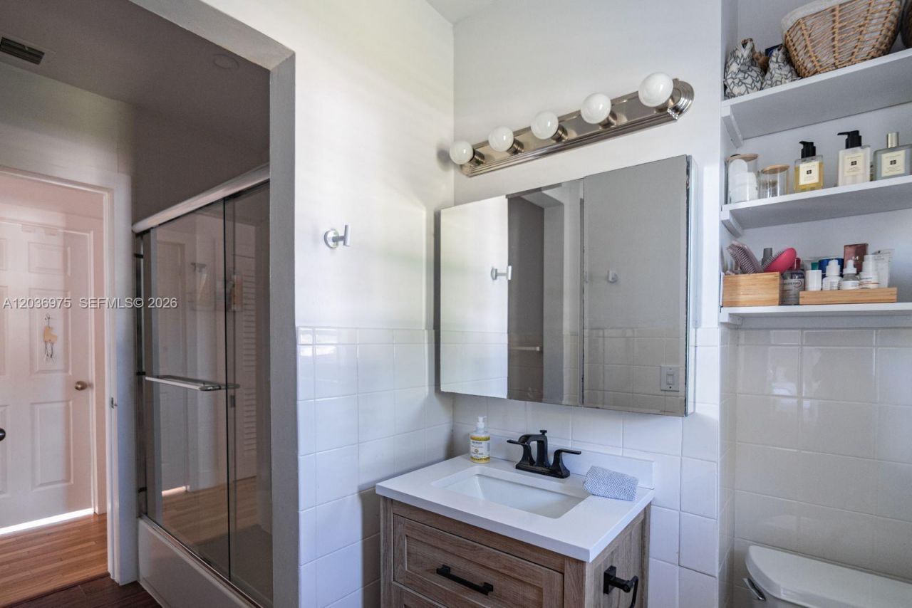1244 S Alhambra Cir, Unit 1244, Coral Gables, FL 33146 Photo