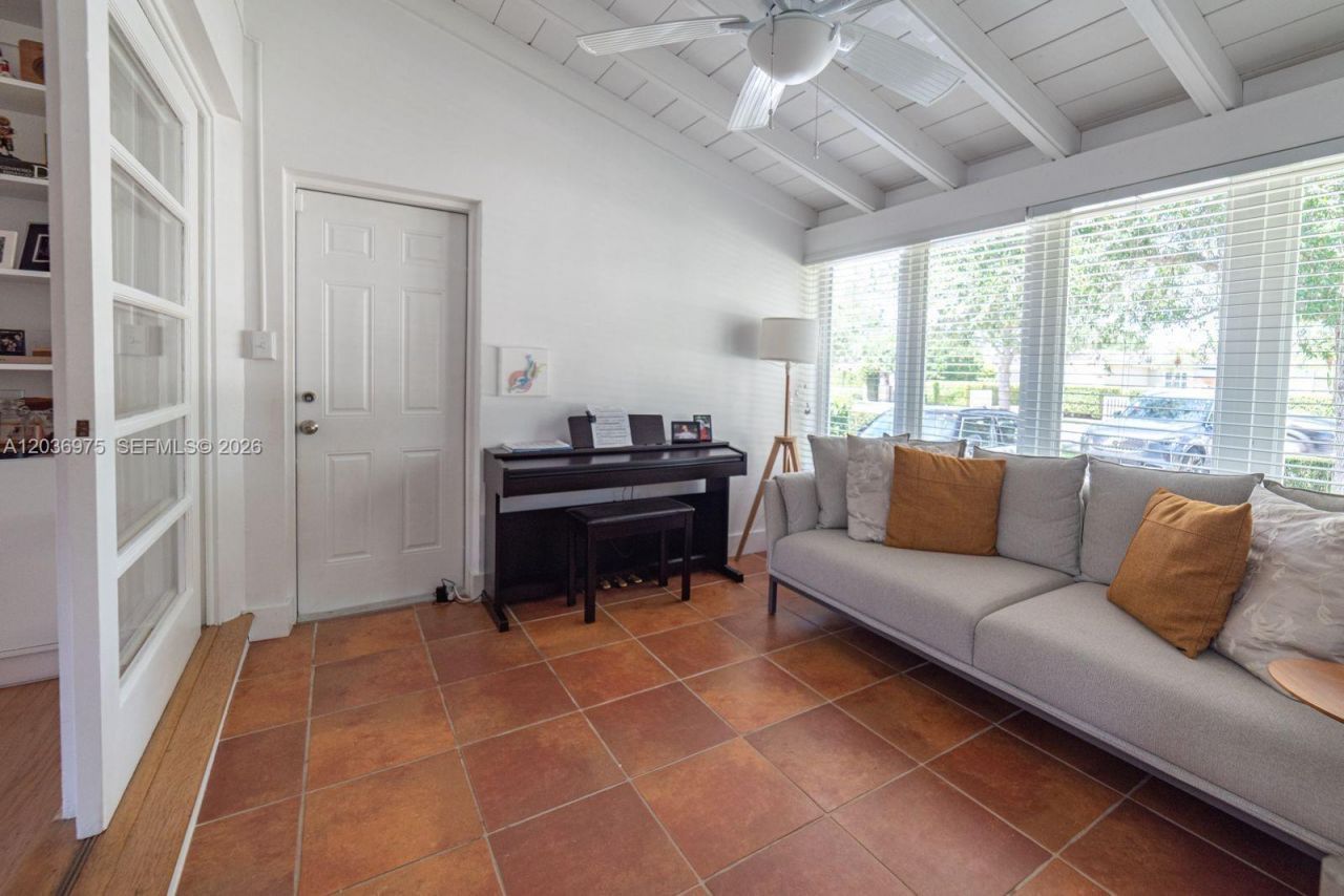 1244 S Alhambra Cir, Unit 1244, Coral Gables, FL 33146 Photo