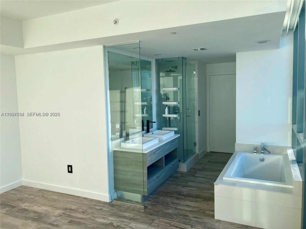 650 NE 32nd St, Unit 4408, Miami, FL 33137 Photo