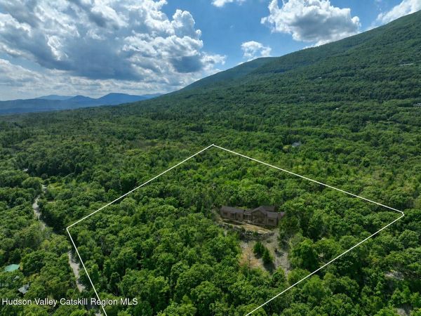 400 Stoll Road, Saugerties, NY 12477