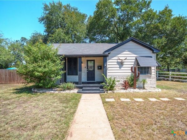 524 E 13th Avenue , Belton, TX 76513