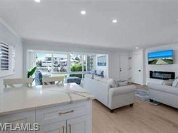 2100 Gulf Shore BLVD N, Unit 120, NAPLES, FL 34102