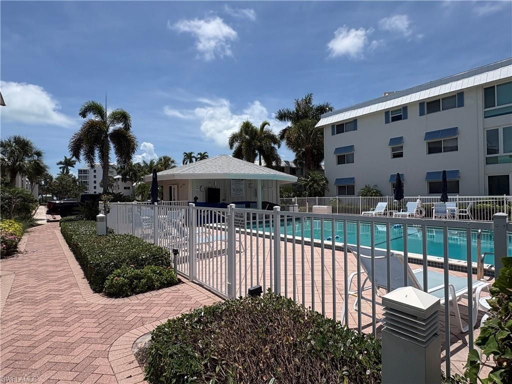 2100 Gulf Shore Blvd N, Unit 120, Naples, FL 34102 Photo