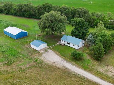 604 S TODDS FERRY, Conesville, IA 52739