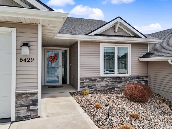 5429 NE Briarwood Drive, Ankeny, IA 50021