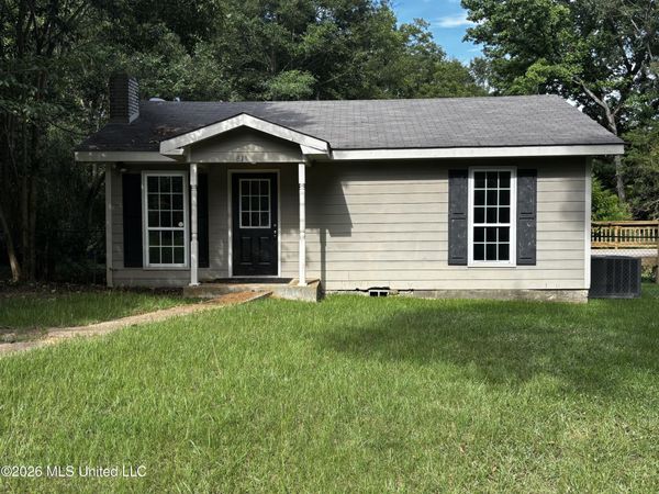 811 S College Street, Brandon, MS 39042