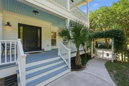 629 Bridlewood Lane photo 4