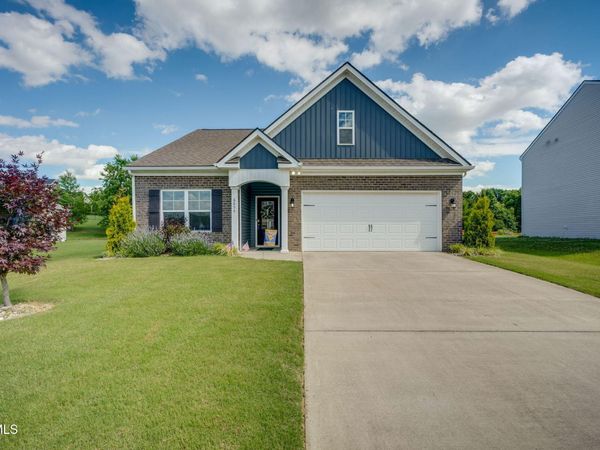 6854 Wildlife Circle, Piney Flats, TN 37686