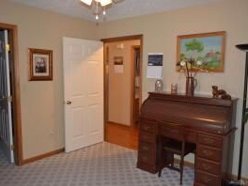 858 Trent Close, Springfield, OH 45503 Photo 14