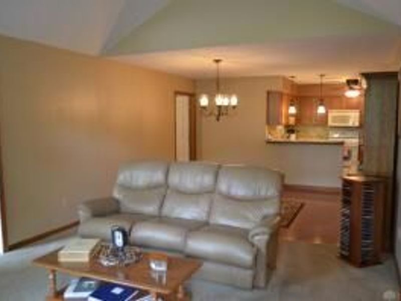 858 Trent Close, Springfield, OH 45503 Photo 3