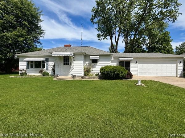 2020 W Hurd Road, Vienna Twp, MI 48420