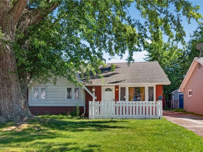 4272 Brockley Avenue, Sheffield Lake, OH 44054 Photo 2