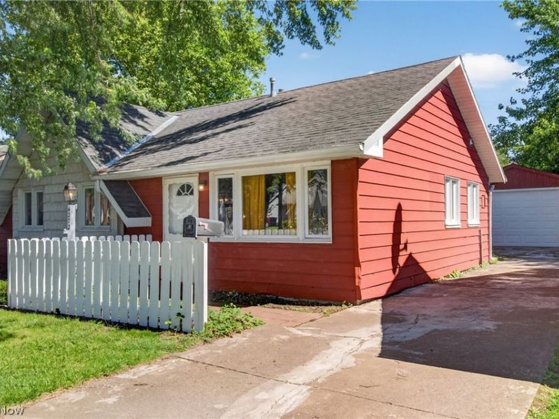 4272 Brockley Avenue, Sheffield Lake, OH 44054 Photo 3