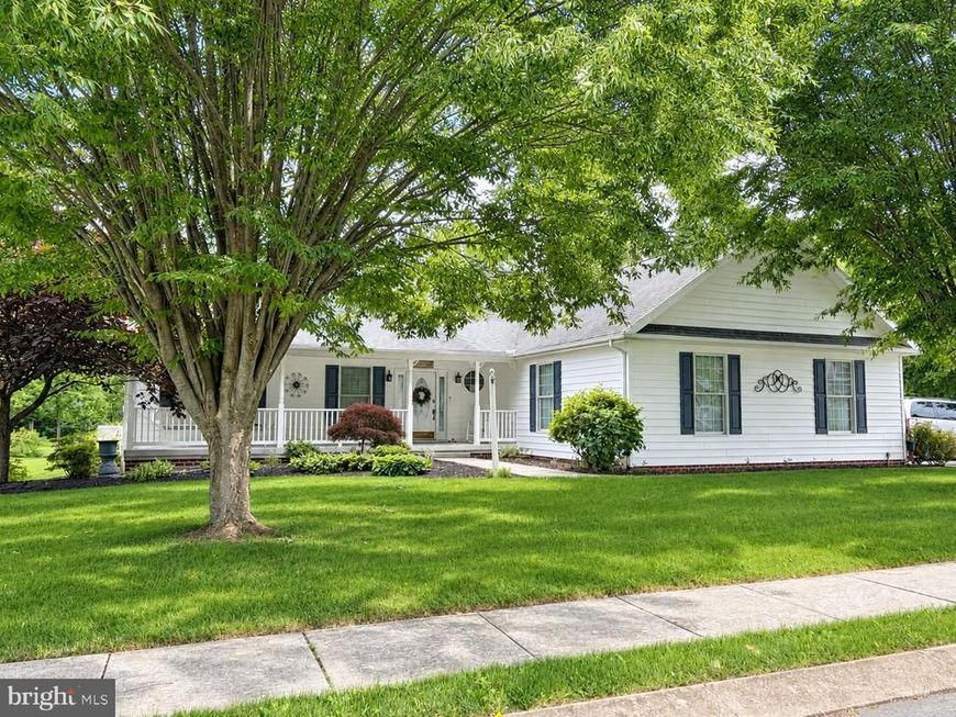 46 Clover Drive, Littlestown, PA 17340 Main Photo