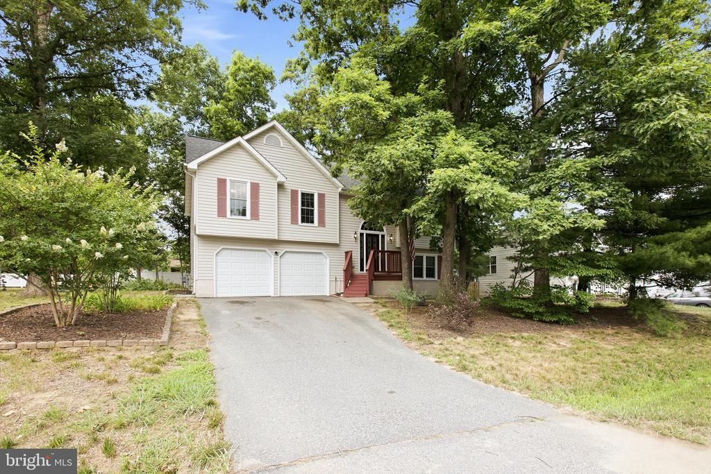10608 Crestwood Drive , Spotsylvania, VA 22553 Main Photo