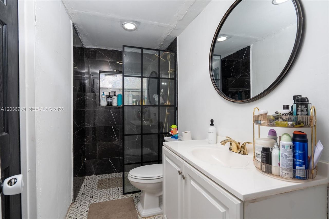 1260 NE 153rd St , North Miami Beach, FL 33162 Photo