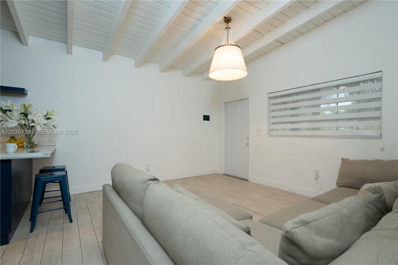 1260 NE 153rd St , North Miami Beach, FL 33162 Photo