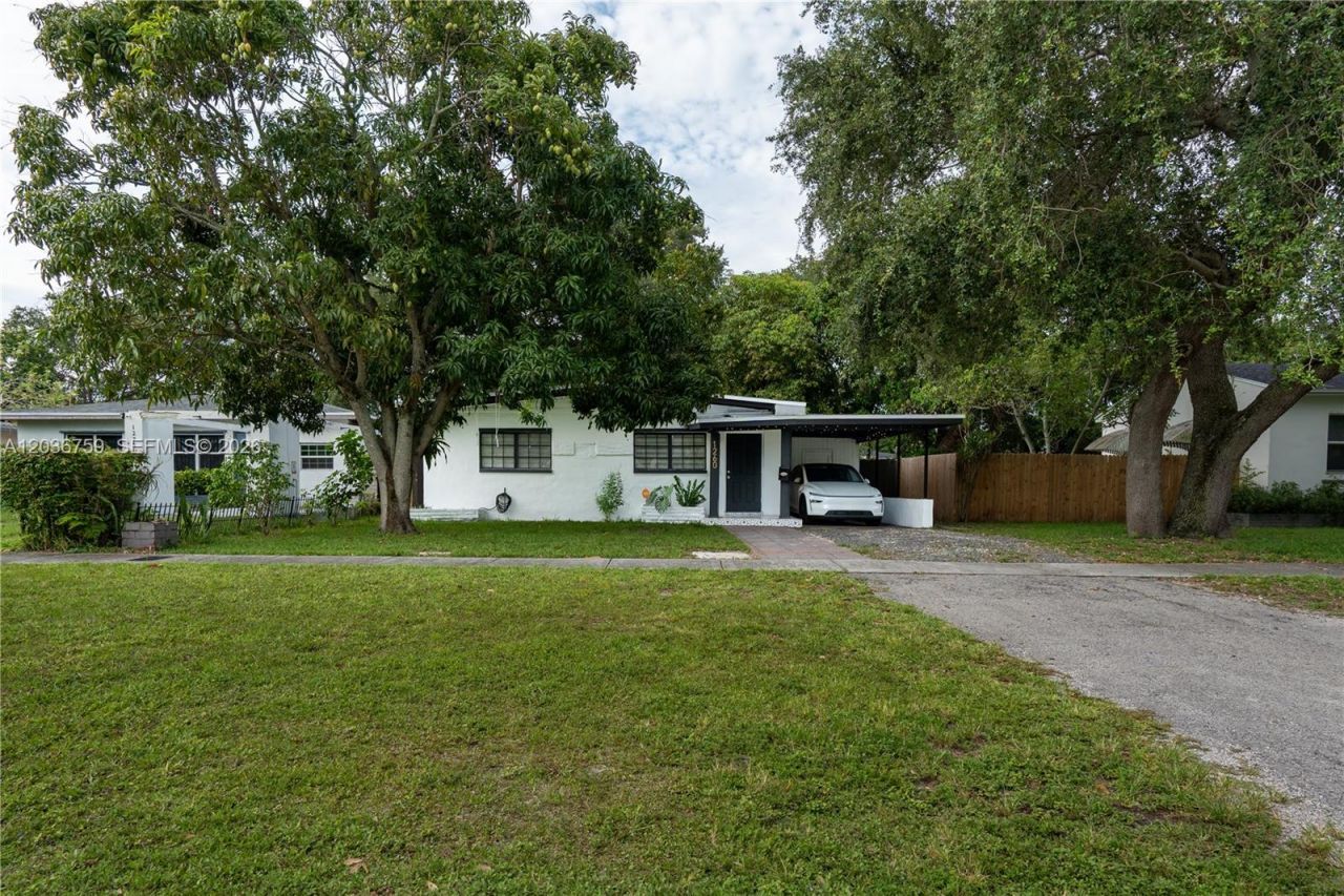 1260 NE 153rd St , North Miami Beach, FL 33162 Photo
