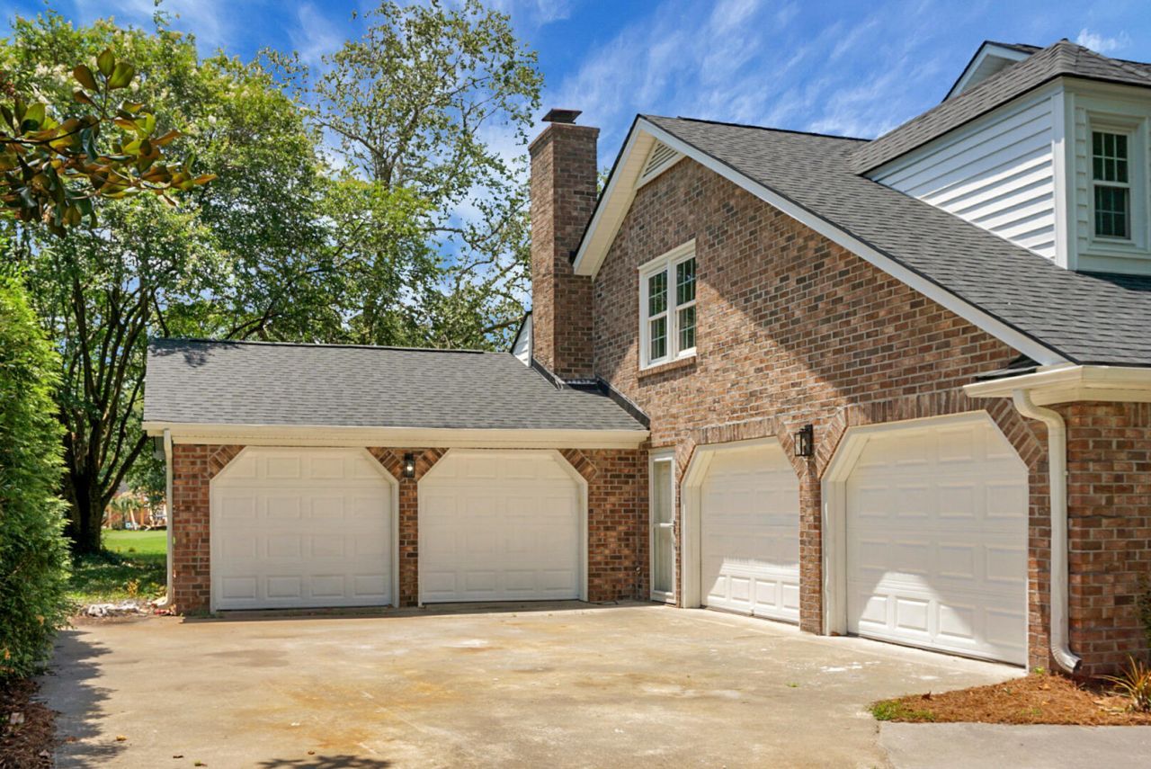 1154 Plantation Lane Photo 5