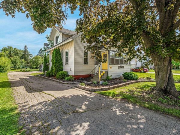 240 E PEARL STREET, Seymour, WI 54165