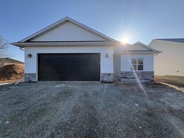 3117 LAZY OAK COURT, Green Bay, WI 54311