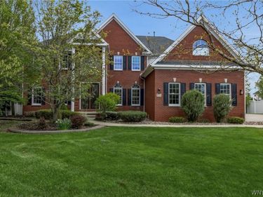 8154 Golden Oak Circle, Buffalo, NY 14221
