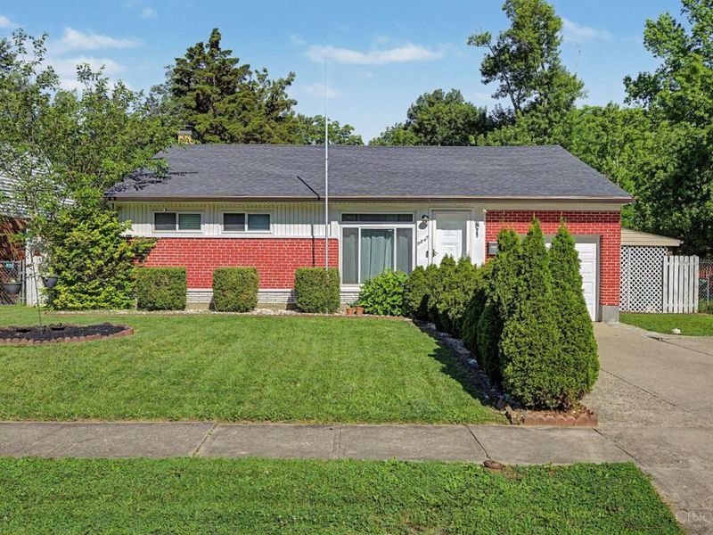 8847 Mockingbird Lane, Springfield Twp., OH 45231 Photo 2