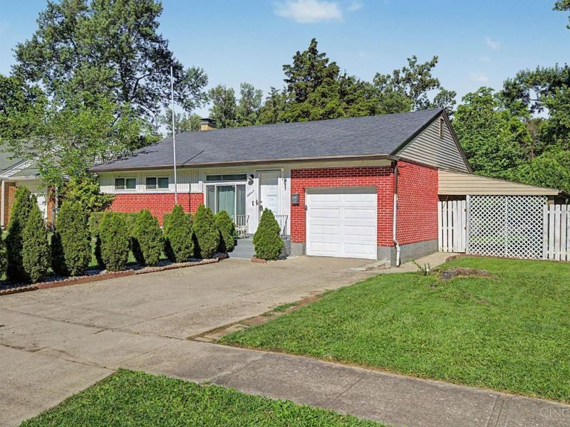 8847 Mockingbird Lane, Springfield Twp., OH 45231 Photo 3