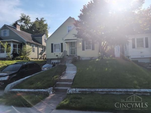 2221 Riverside Drive, Dayton, OH 45405