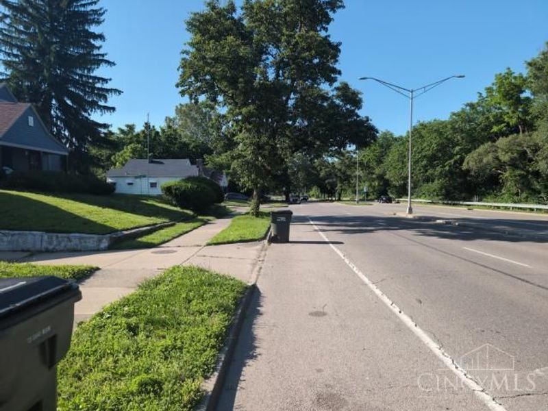 2221 Riverside Drive, Dayton, OH 45405 Photo 5
