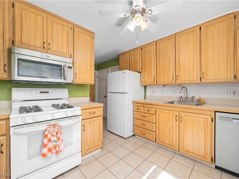 266 Franklin Drive, Berea, OH 44017 Photo 22