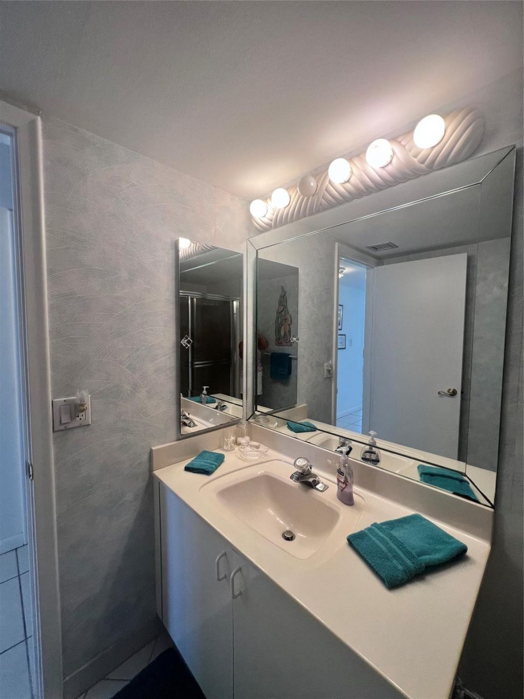 101 Briny Avenue, Unit 811, Pompano Beach, FL 33062 Photo