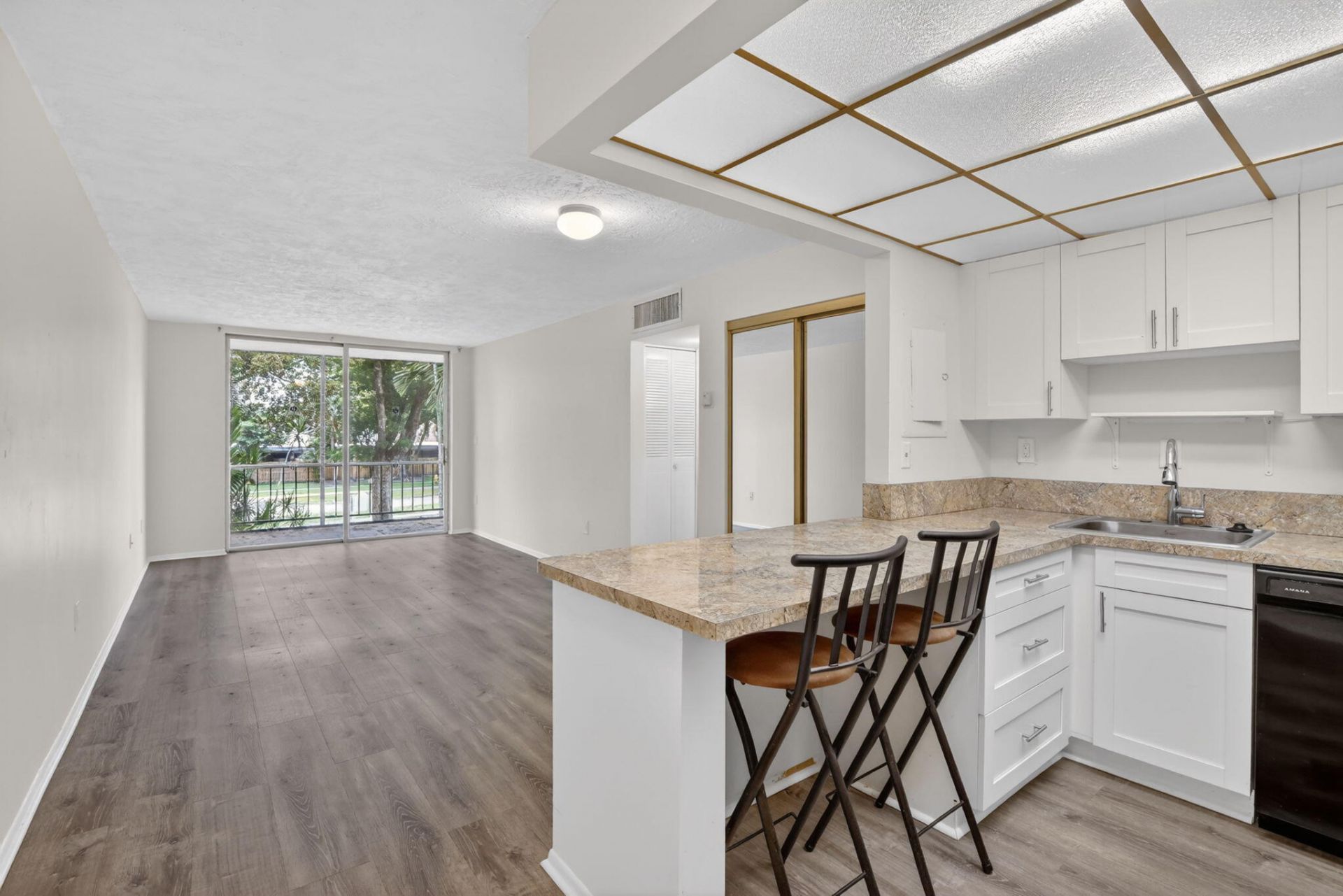 7300 NW 17th Street, Unit 207, Plantation, FL 33313 Main Photo