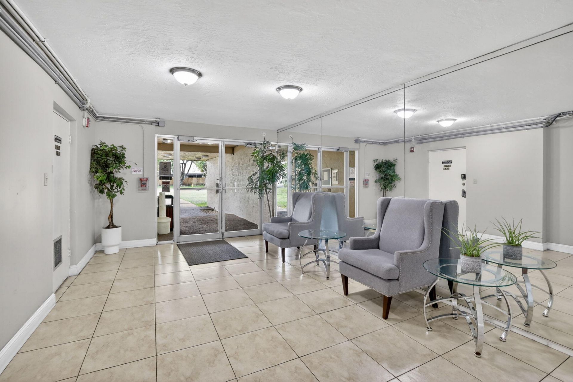 7300 NW 17th Street, Unit 207, Plantation, FL 33313 Photo