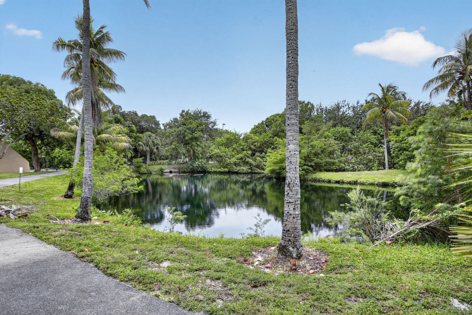 7300 NW 17th Street, Unit 207, Plantation, FL 33313 Photo