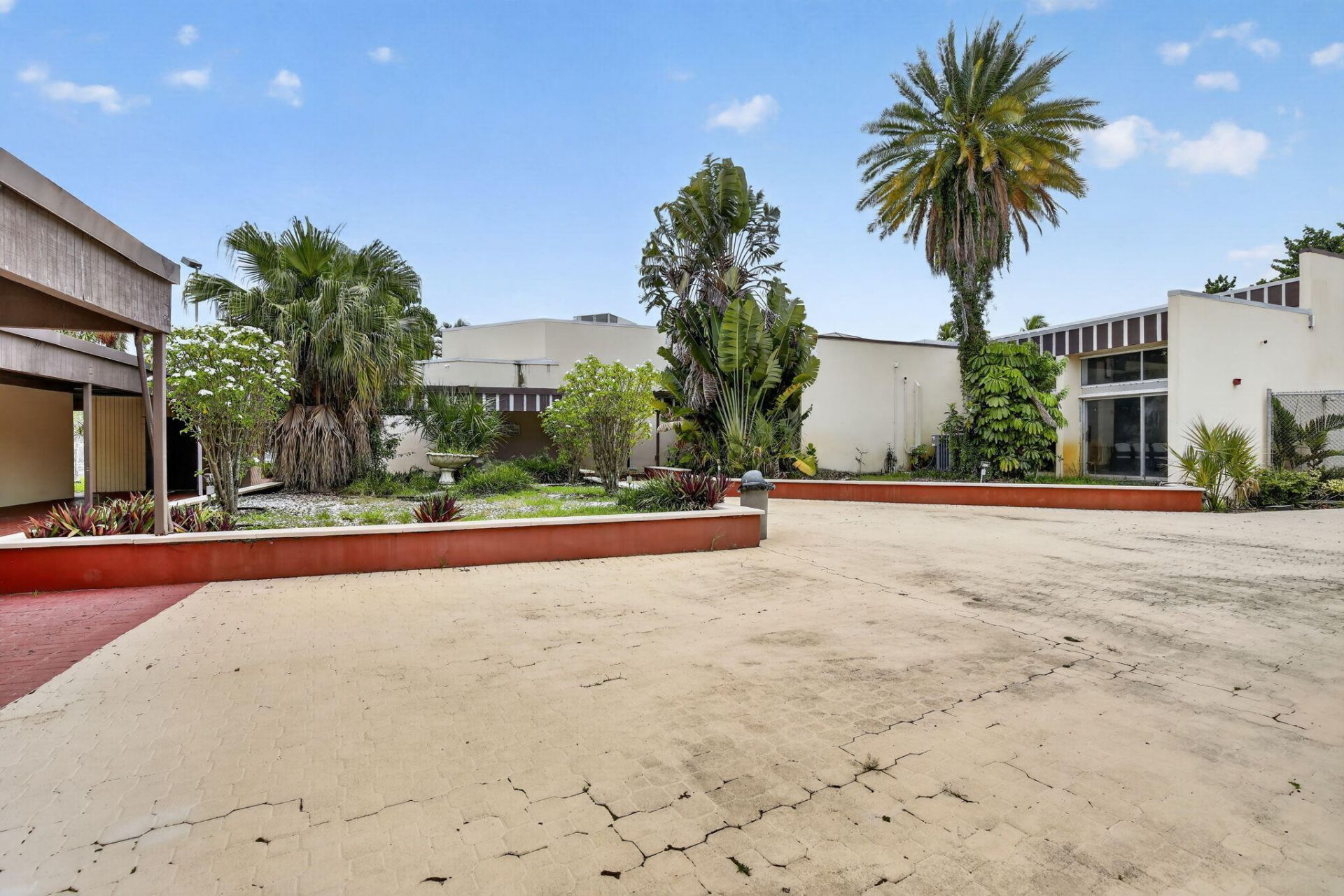 7300 NW 17th Street, Unit 207, Plantation, FL 33313 Photo