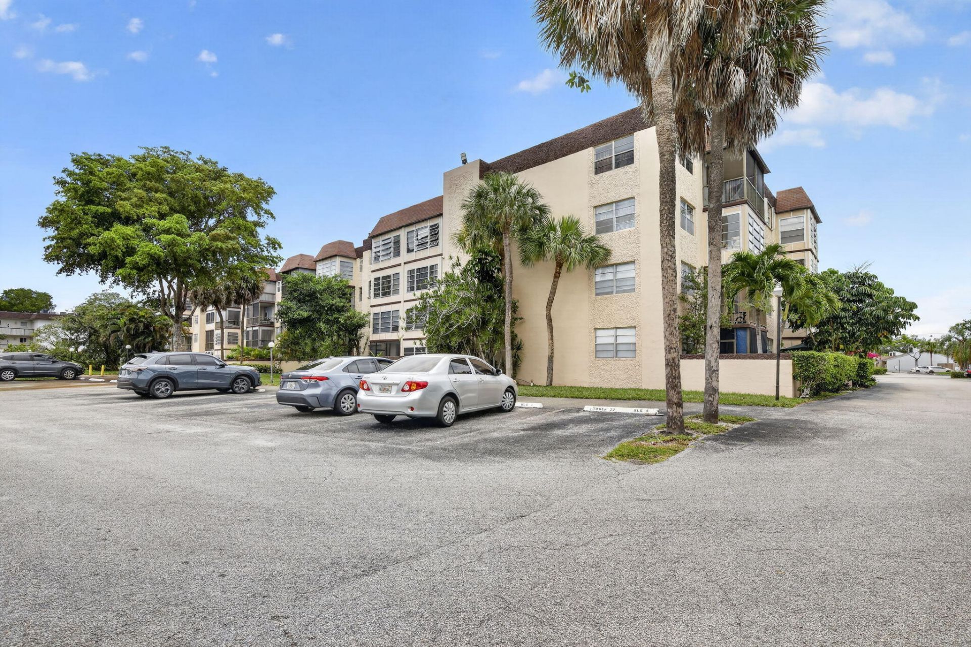 7300 NW 17th Street, Unit 207, Plantation, FL 33313 Photo