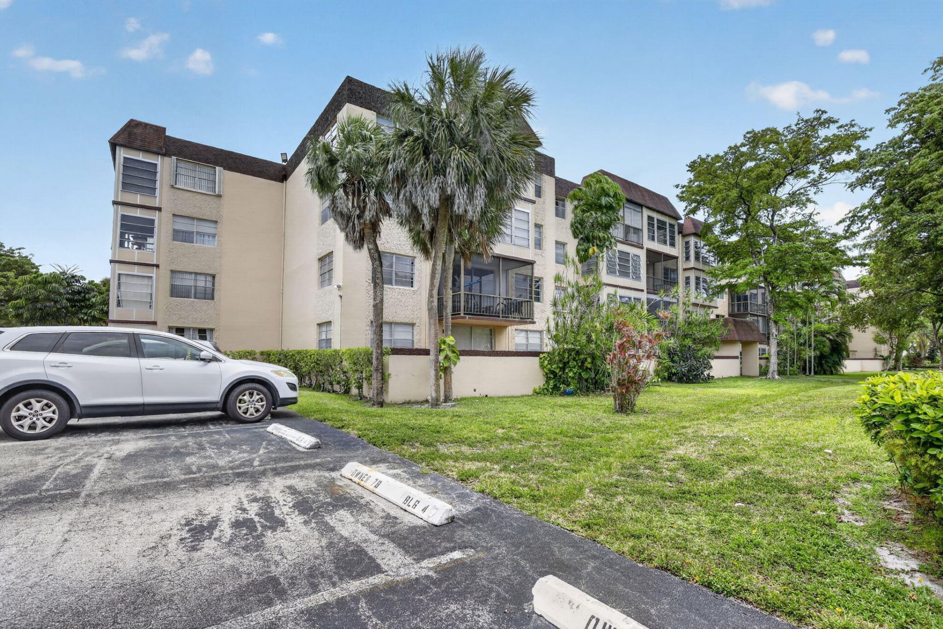 7300 NW 17th Street, Unit 207, Plantation, FL 33313 Photo