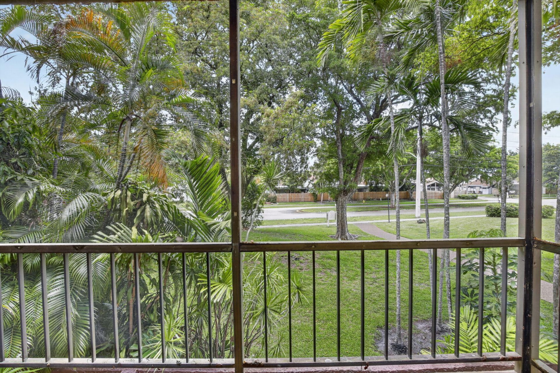 7300 NW 17th Street, Unit 207, Plantation, FL 33313 Photo