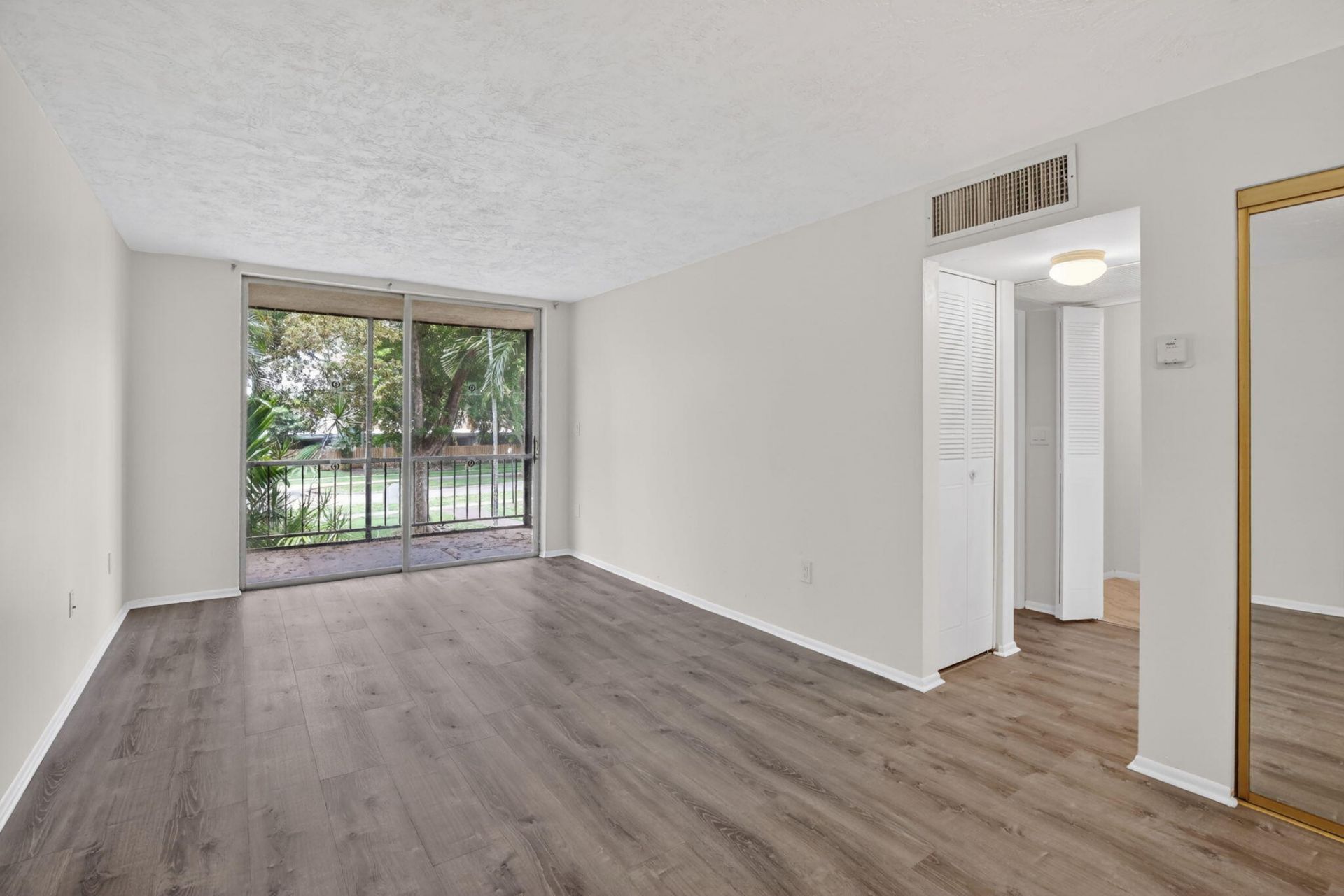 7300 NW 17th Street, Unit 207, Plantation, FL 33313 Photo
