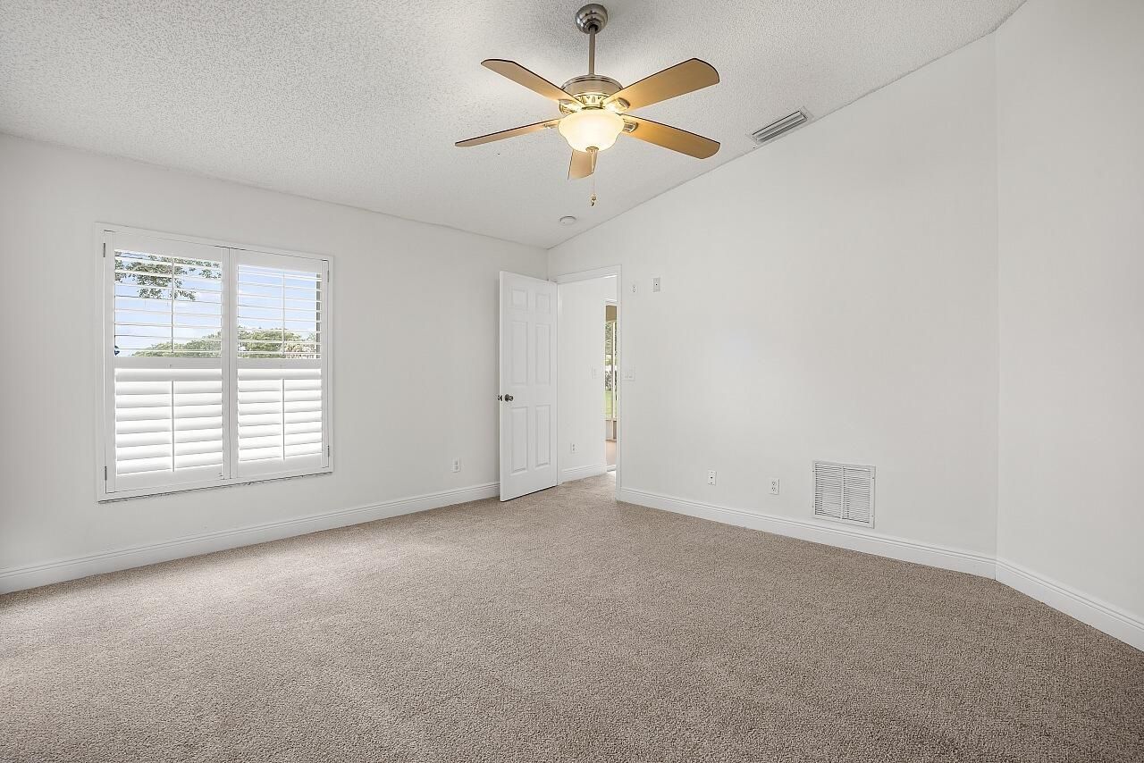 966 E 13th Square, Vero Beach, FL 32960 Photo