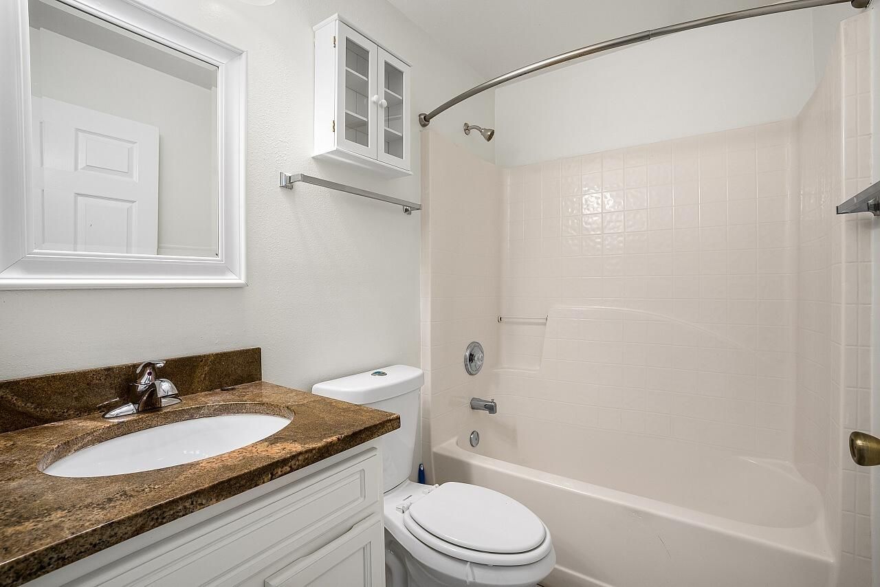 966 E 13th Square, Vero Beach, FL 32960 Photo