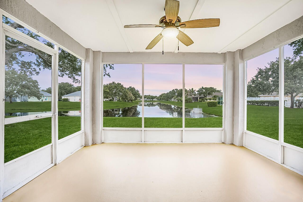 966 E 13th Square, Vero Beach, FL 32960 Photo