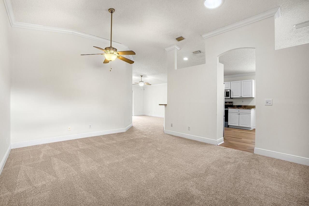 966 E 13th Square, Vero Beach, FL 32960 Photo