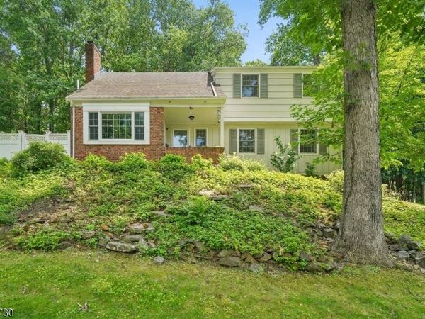 36 Wentworth Dr, Berkeley Heights, NJ 07922