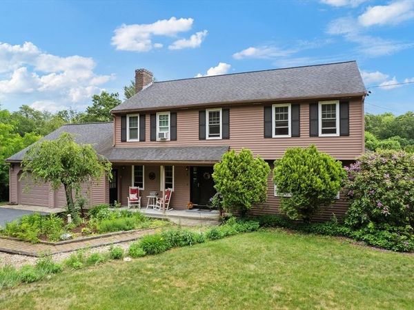 3 Pudding Street, Uxbridge, MA 01569