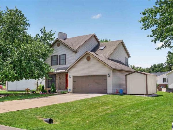 1683 Hulman Waye Court, Terre Haute, IN 47803